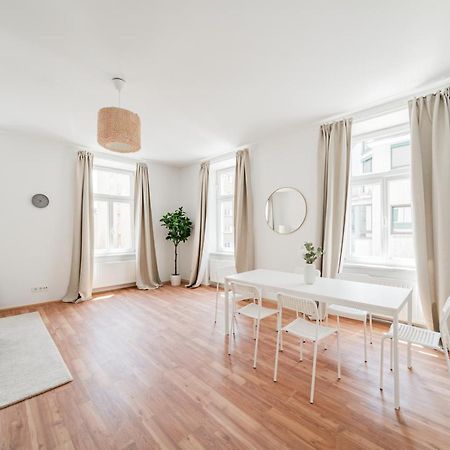 Central Appartment Wien Exteriör bild